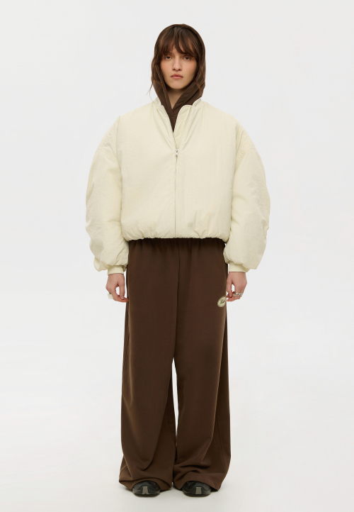 Бомбер оверсайз молочний з жатої плащівки