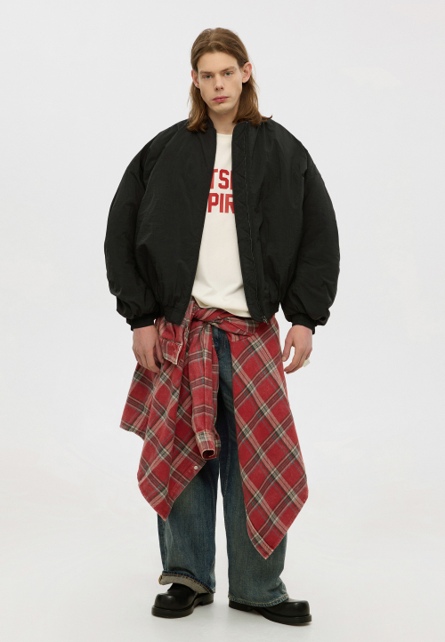 Бомбер оверсайз чорний з жатої плащівки