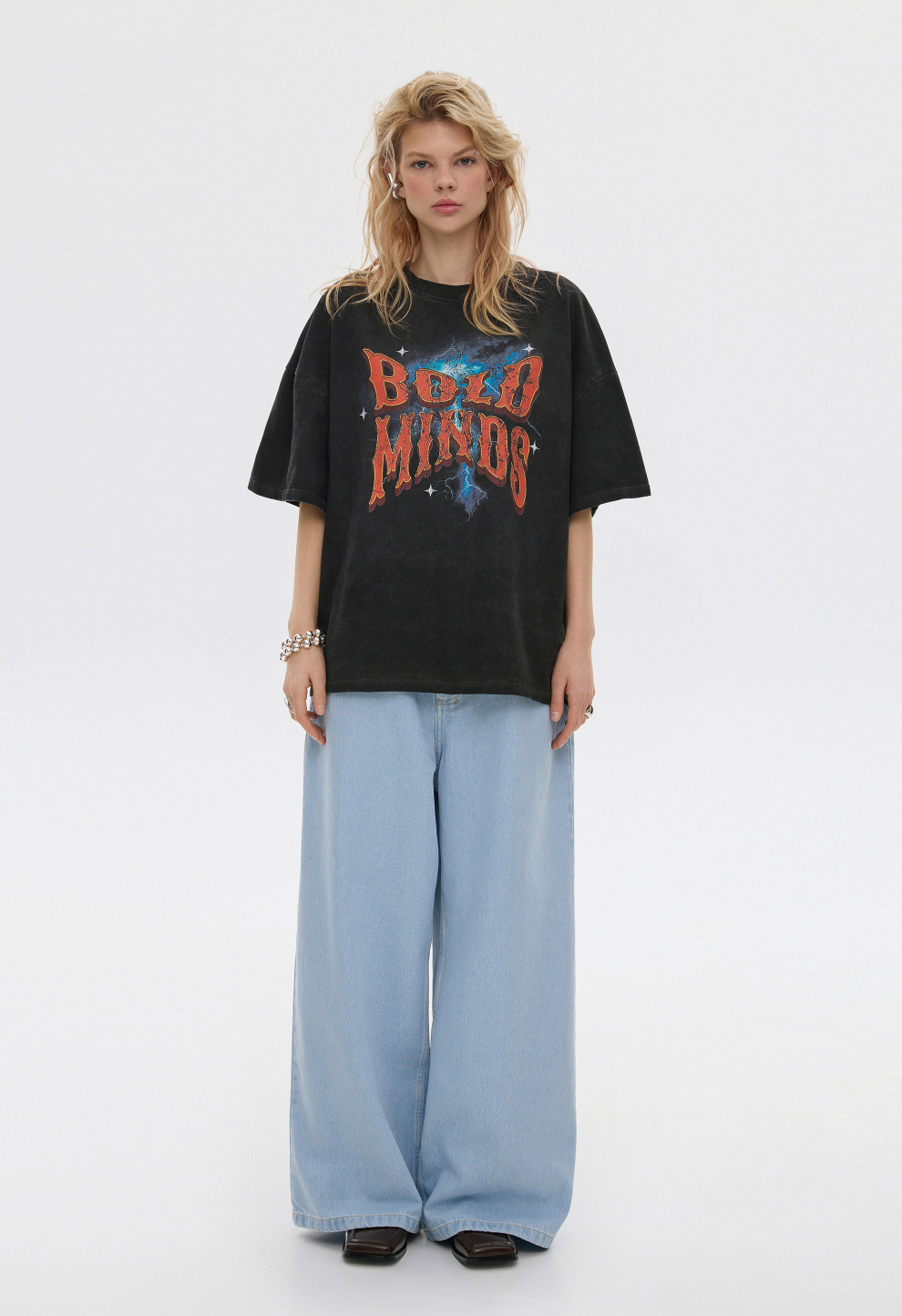 Women’s BEOMDSGN Oversized Black BOLD MINDS T-Shirt