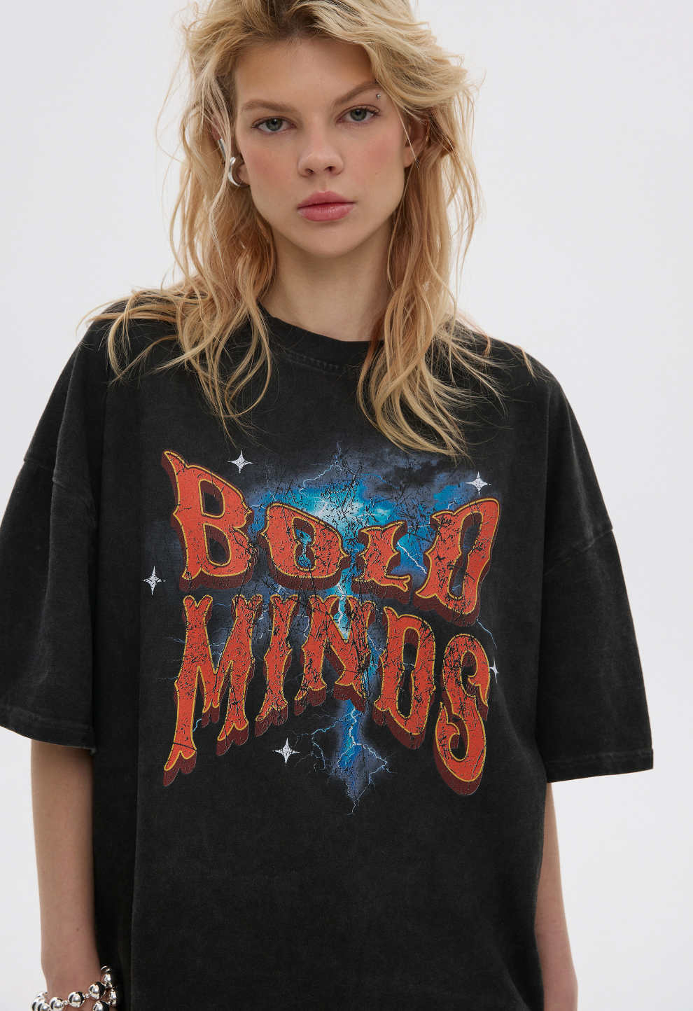 Women’s BEOMDSGN Oversized Black BOLD MINDS T-Shirt