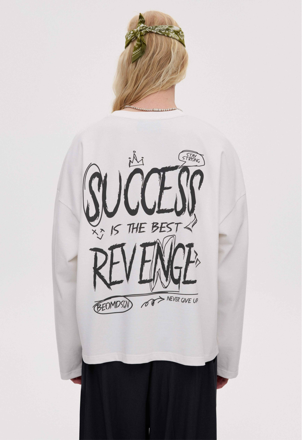 Longsleeve oversized cropped milk SUCCESS