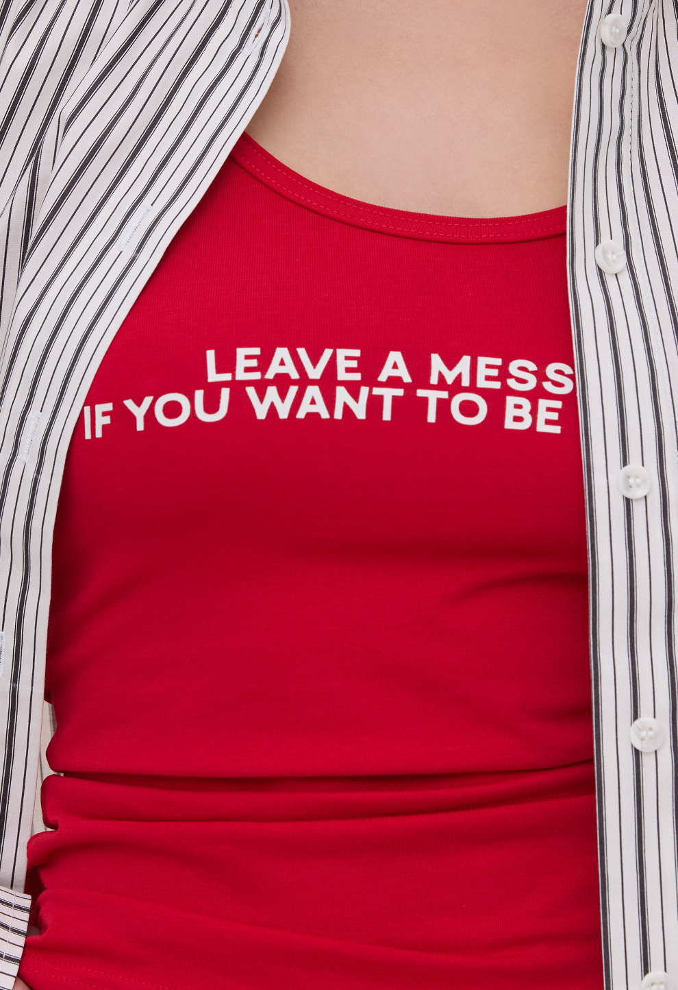 Жіноча червона майка LEAVE A MESSAGE