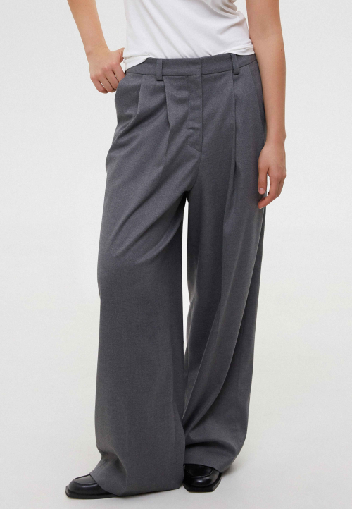 Wide gray pants with snaps
