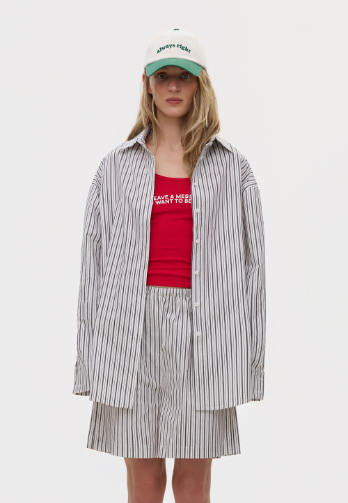 Жіноча сорочка oversize чорно-біла у смужку