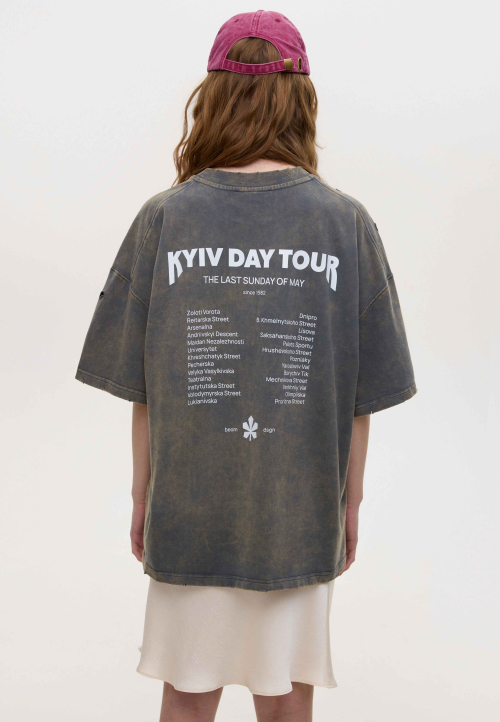 Футболка оверсайз графітова виварена Kyiv Tour