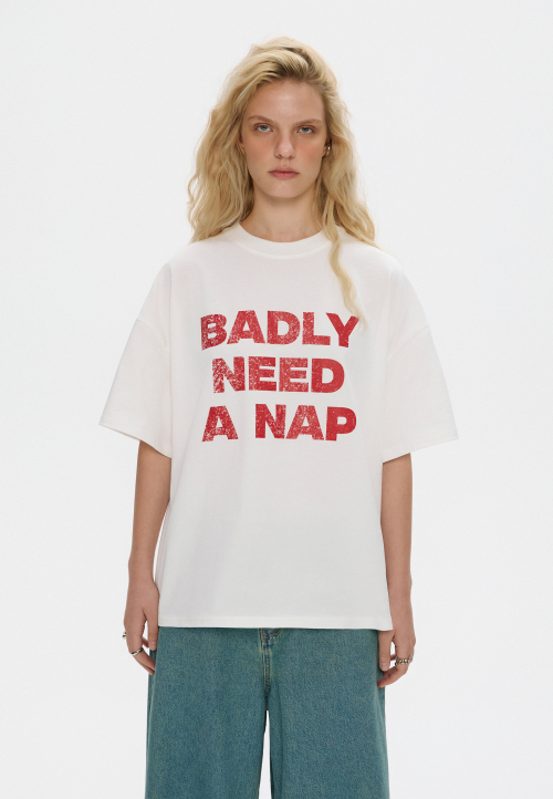 Футболка оверсайз молочна NEED A NAP